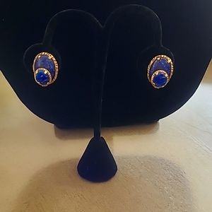 Rare Vintage Genuine Trifari Renaissance clip back Lapis earrings Blue